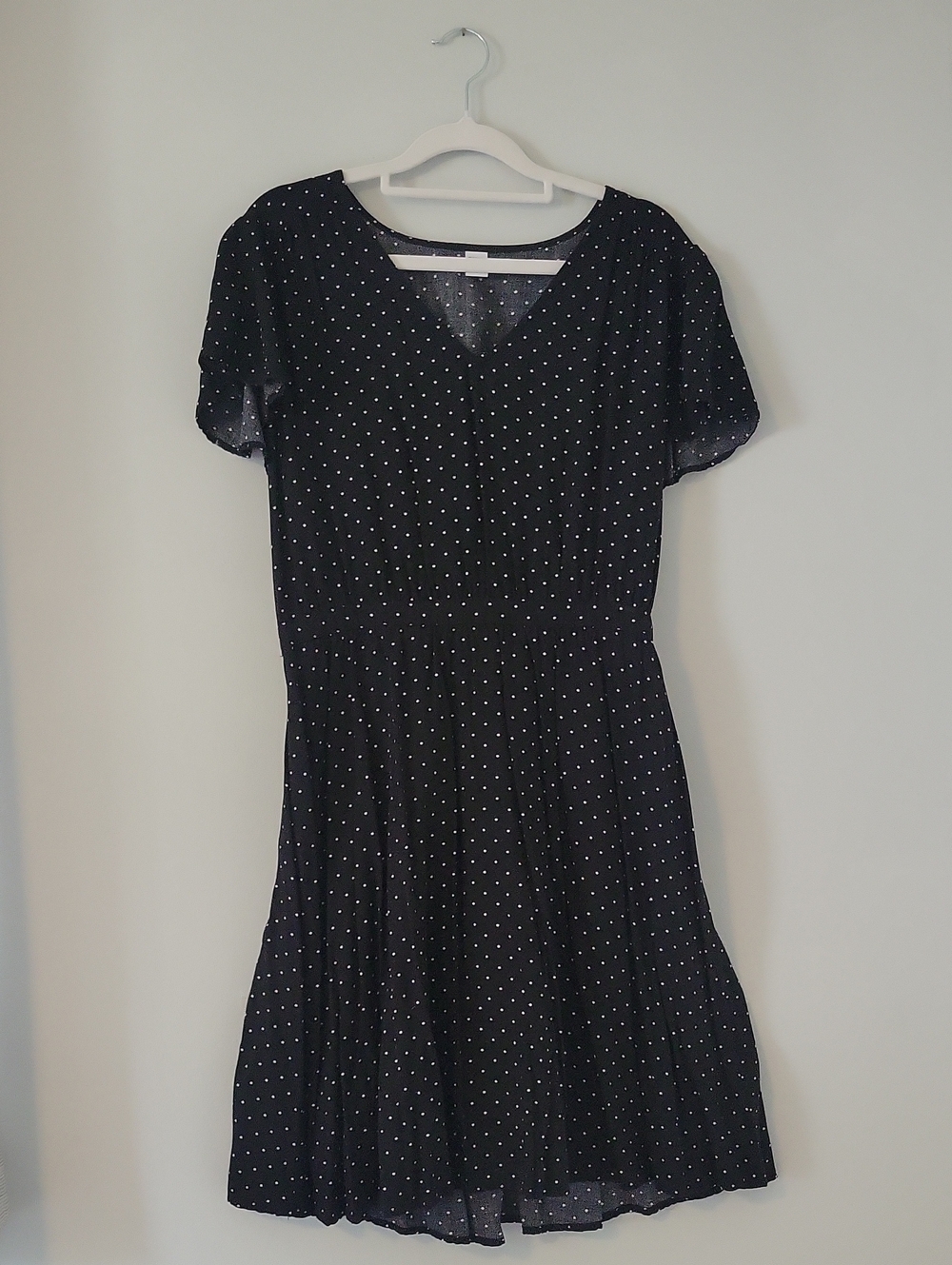 Old Navy Black Polka Dot V-Neck Dress
